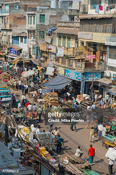 chandni chowk bazaar, busy street scene, old - chandni chowk stockfoto's en -beelden