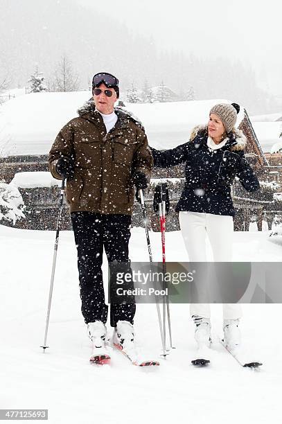 King Philippe and Queen Mathilde of Belgium ski during their winter holiday on March 3, 2014 in Verbier, Switzerland.