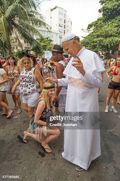 street carnival in rio - nudie suit 個照片及圖片檔