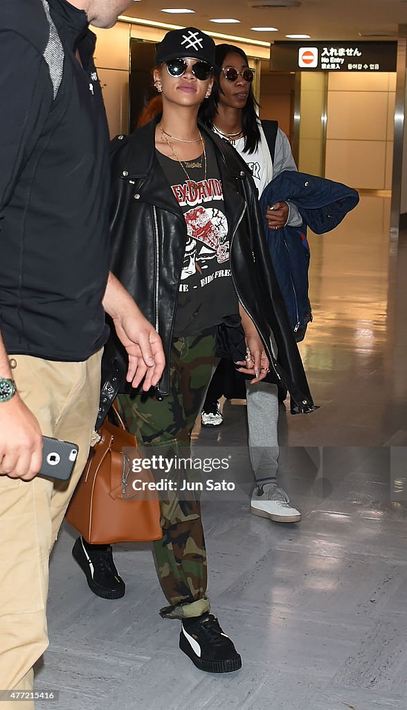 Rihanna Arrives In Tokyo
