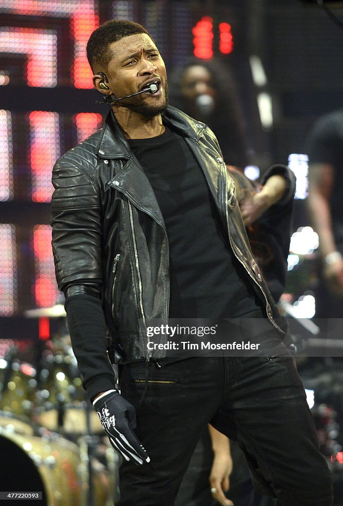 Usher Performs At The Houston Livestock And Rodeo