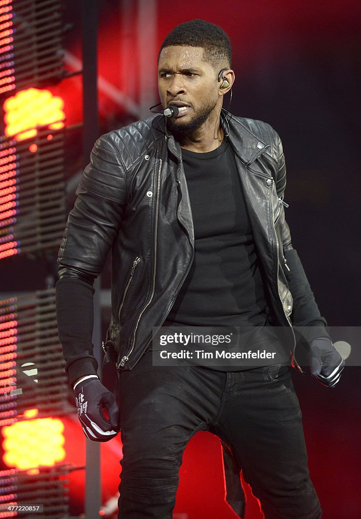 Usher Performs At The Houston Livestock And Rodeo