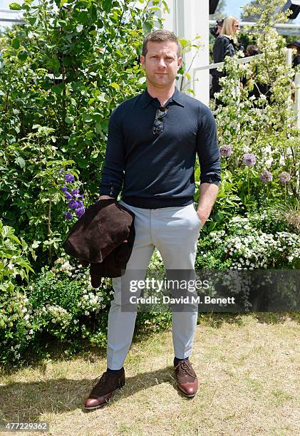 Dermot O'Leary arrives at the Burberry Menswear Spring/Summer 2016 show at Kensington Gardens on June 15, 2015 in London, England.