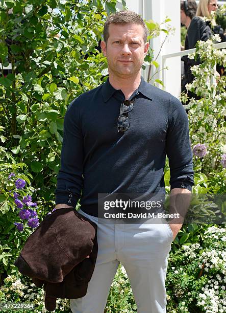 Dermot O'Leary arrives at the Burberry Menswear Spring/Summer 2016 show at Kensington Gardens on June 15, 2015 in London, England.