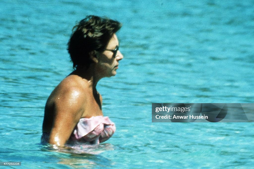 Anwar Hussein Collection