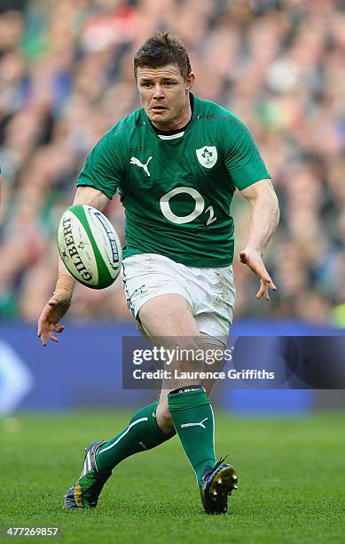 Brian O'Driscoll of Ireland in action during the RBS Six Nations match between Ireland and Italy at Aviva Stadium on March 8, 2014 in Dublin, Ireland.