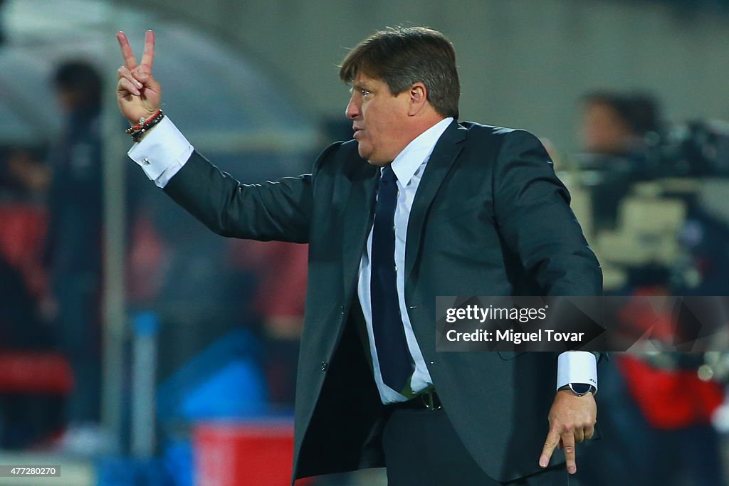 Chile v Mexico: Group A - 2015 Copa America Chile