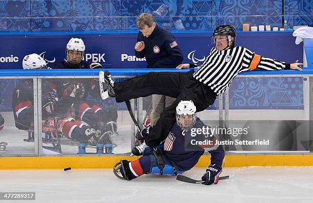 Referee Fall 20,623 Hockey Referee Stock Photos, High-Res Pictures, and Images ...