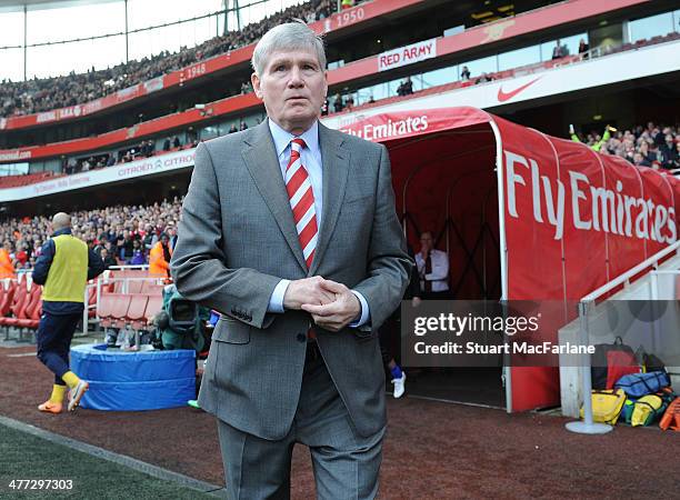 Pat Rice Assistant Manager 46 Half Cup Of Rice Stock Photos, High-Res Pictures, and Images - Getty ...