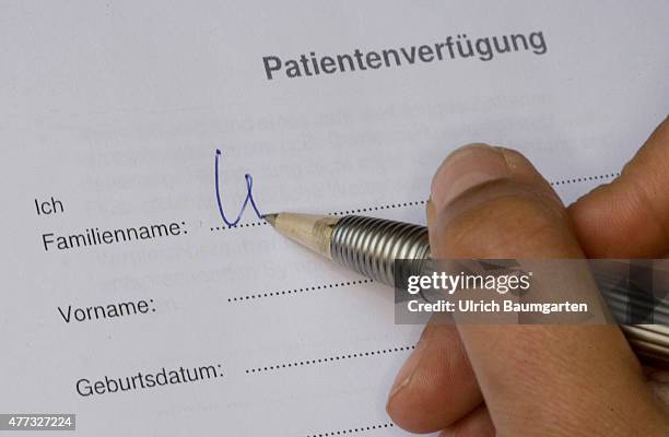 Form with the lettering advance directive and a ballpoint pen.