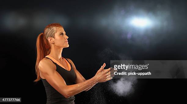 bodybuilding woman posing - grip film crew stock pictures, royalty-free photos & images