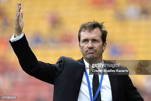 Coach Mike Mulvey of the Roar shows his disappointment after watching a replay of a goal by Thomas Broich that was not awarded by referee Shaun Evans...