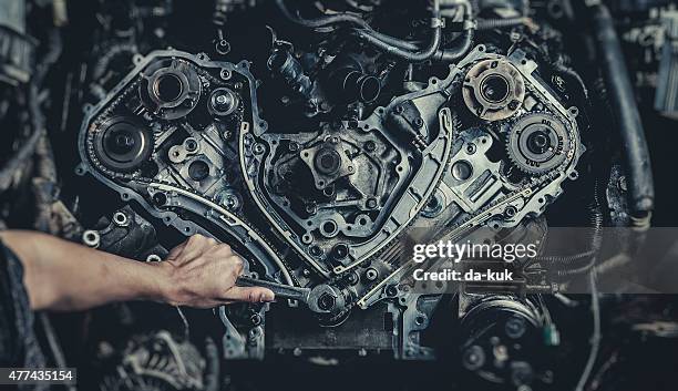 v 8 エンジンの車 - diesel piston ストックフォトと画像