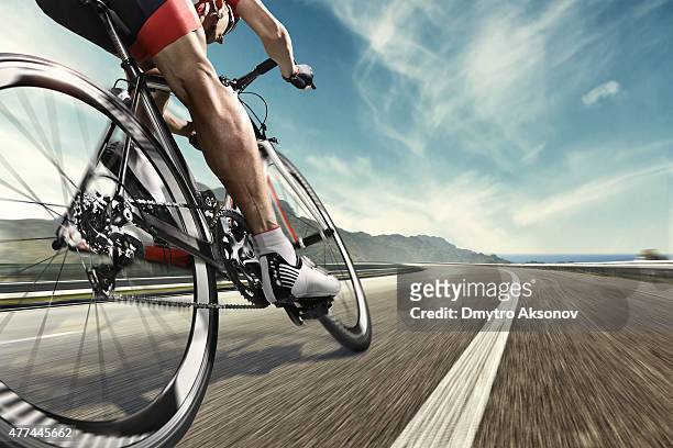 ciclista profesional road - ciclismo fotografías e imágenes de stock