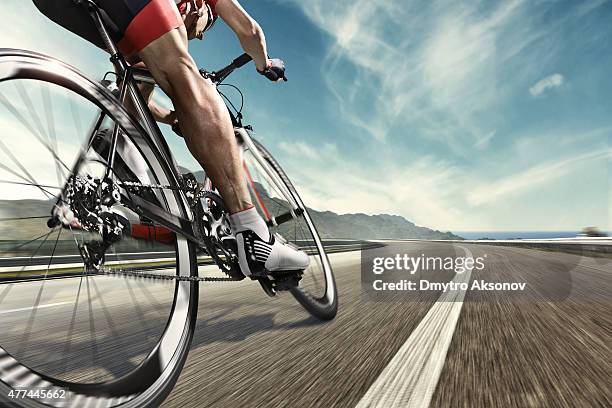 de cyclisme professionnel - muscle stock photos et images de collection