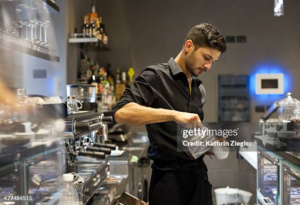 barista making a cappuccino - roma capucino stock pictures, royalty-free photos & images