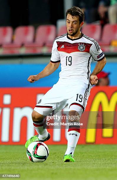 Amin Younes of Germany runs with the ball during the UEFA European Under-21 Group A match between Germany and Serbia at Letna Stadium on June 17,...