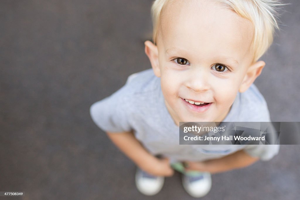 Blond toddler boyheadshot