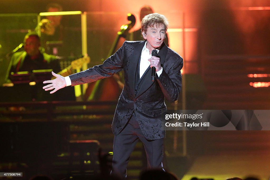 Barry Manilow In Concert - Brooklyn, New York