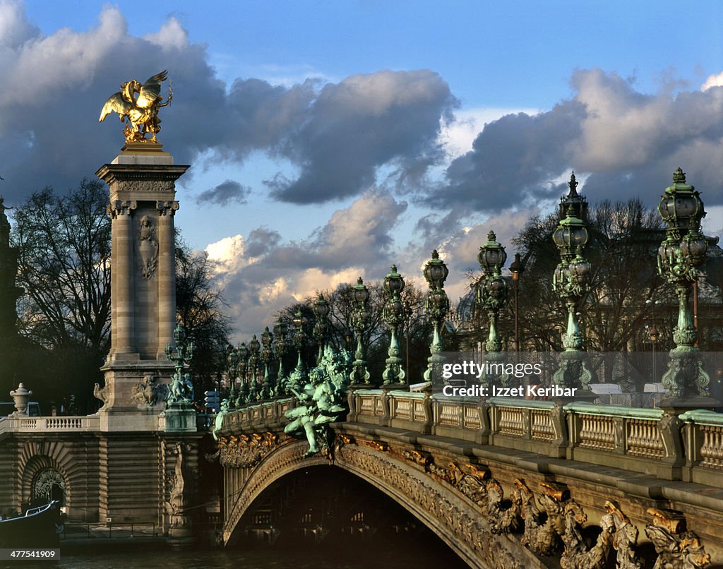 The famous Pont Alexandre III