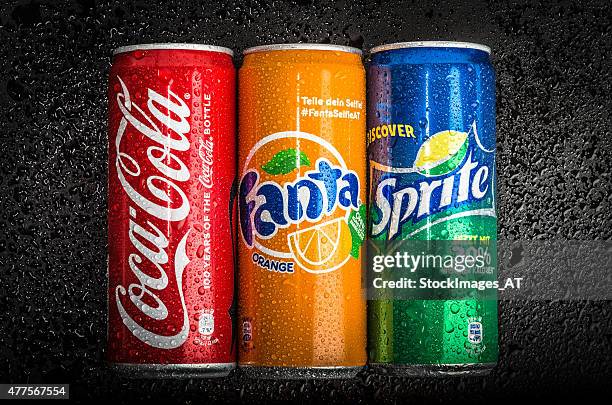 ice cold beverages - dr pepper stockfoto's en -beelden