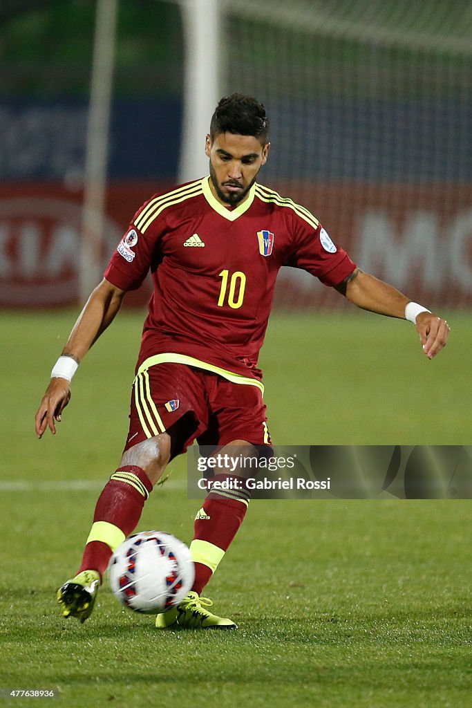 Peru v Venezuela: Group C - 2015 Copa America Chile