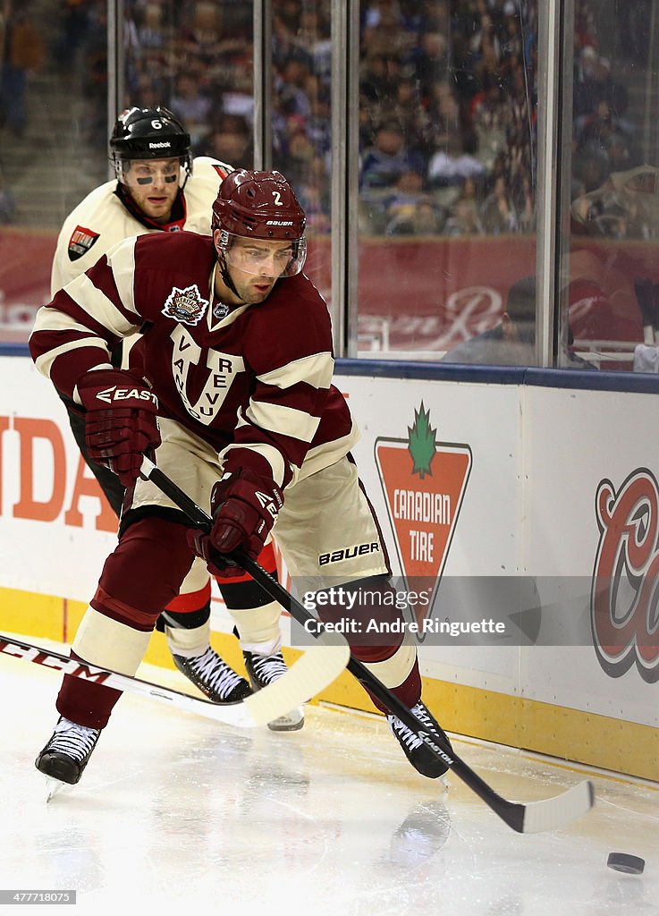 2014 Tim Hortons NHL Heritage Classic - Ottawa Senators v Vancouver Canucks