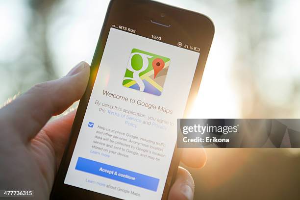google maps para iphone 5 - google - fotografias e filmes do acervo