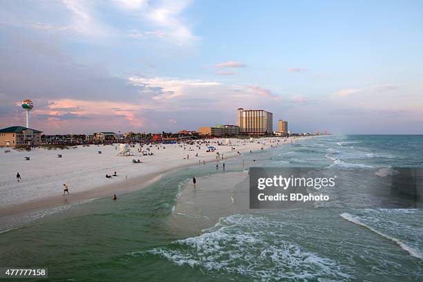 sonnenuntergang am pensacola beach - pensacola beach stock-fotos und bilder