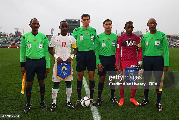 Roger Gomis of Senegal and Djigui Diarra of Mali line up with officials prior to the FIFA U-20 World Cup Third Place Play-off match between Senegal...