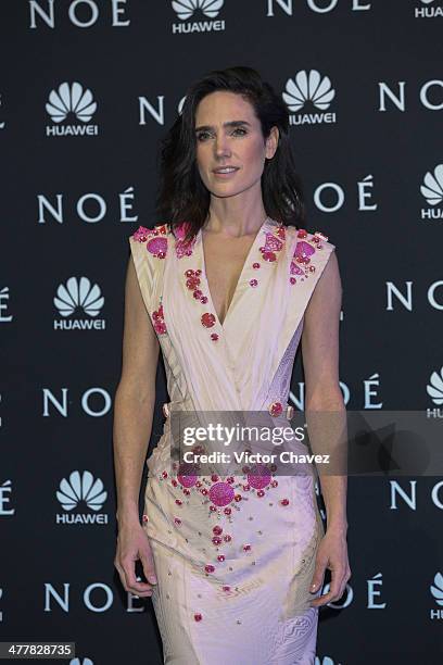 Actress Jennifer Connelly attends the premiere of Paramount Pictures' "NOAH" at Pepsi Center on March 10, 2014 in Mexico City , Mexico. )