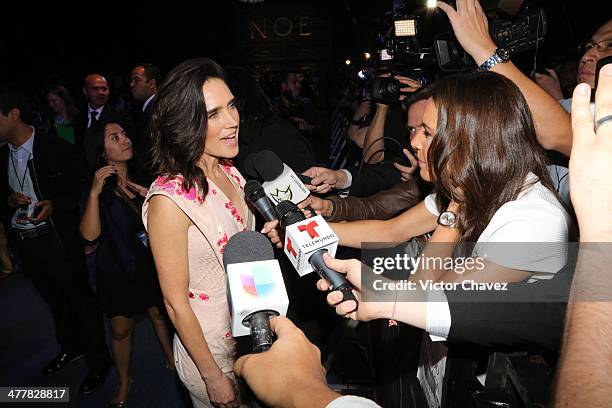 Actress Jennifer Connelly attends the premiere of Paramount Pictures' "NOAH" at Pepsi Center on March 10, 2014 in Mexico City , Mexico. )