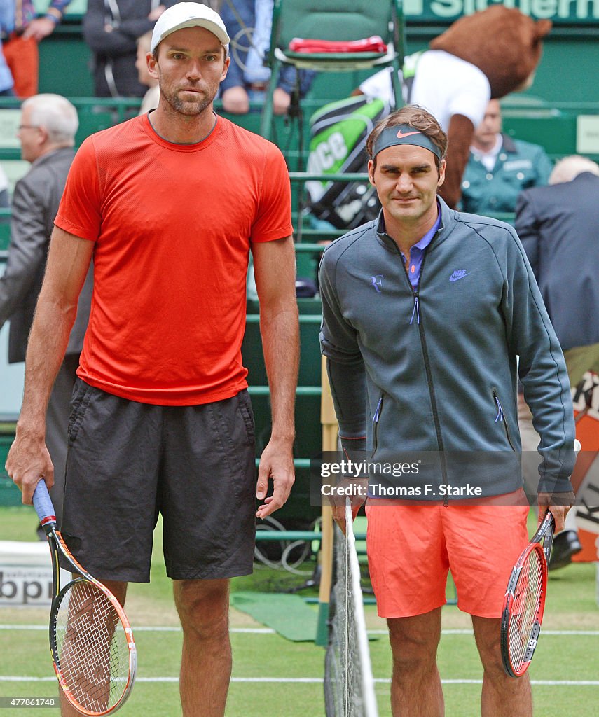 Ivo Karlovic of Croatia and Roger Federer of Switzerland pose for ...