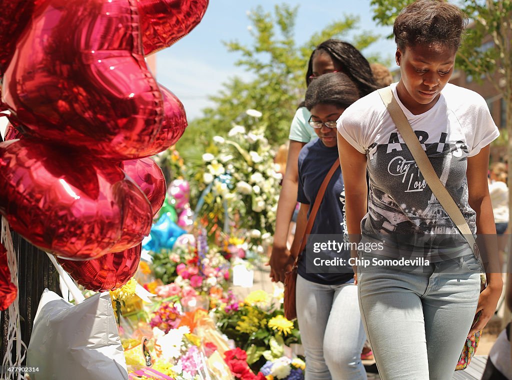 Charleston In Mourning After 9 Killed In Church Massacre