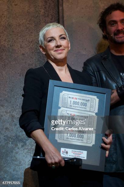 Spanish singer Ana Torroja receives the "Hoy No Me Puedo Levantar" Triple Platinum Ticket award at the Coliseum theater on March 11, 2014 in Madrid,...