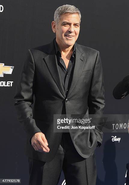 Actor George Clooney arrives at the Los Angeles Premiere of Disney's "Tomorrowland" at AMC Downtown Disney on May 9, 2015 in Lake Buena Vista,...