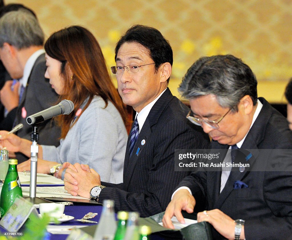South Korea Foreign Minister Yun Byung-Se Visits Japan
