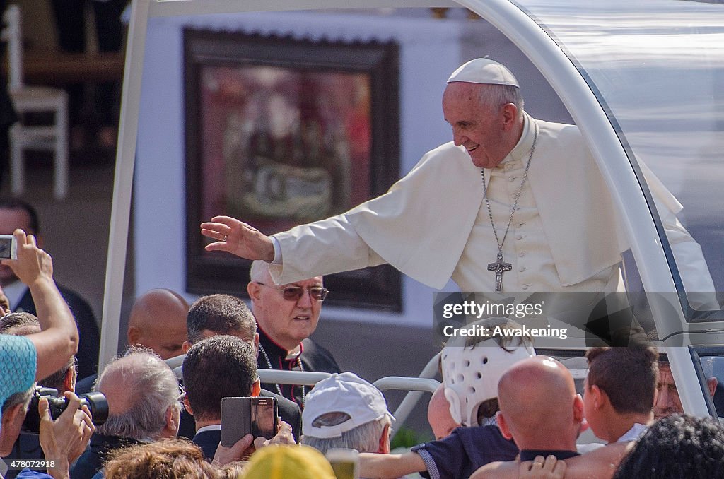 Pope In Italy Pope Francis arrives in Turin for a pastoral visit on June 21, 2015 ...