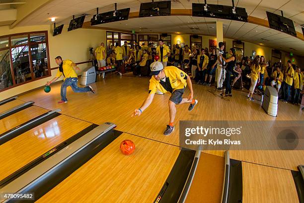 Jason Sudeikis bowls during the Big Slick Celebrity Bowl for Children's Mercy Hospital at Pinstripes Bowling on June 20, 2015 in Overland Park,...