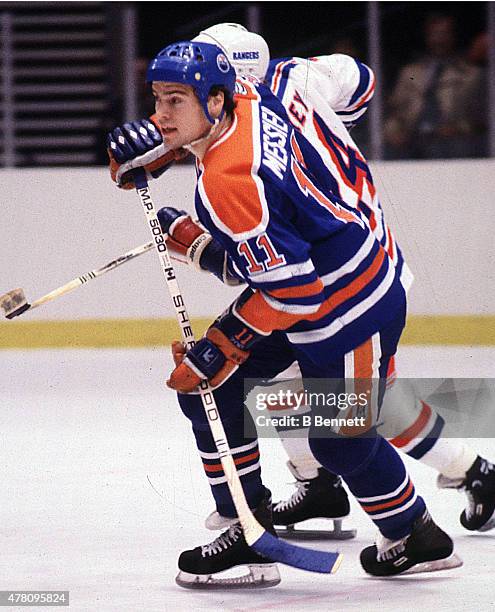 Mark Messier of the Edmonton Oilers skates against the New York Rangers on January 1, 1980 at Madison Square Garden in New York, New York.