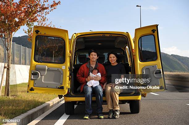 new car, new baby - land vehicle 個照片及圖片檔