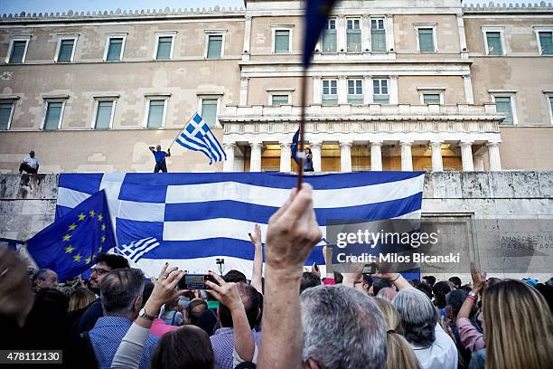 Pro-Euro protesters take part in a rally in front of the Parliament on June 22. 2015 in Athens, Greece. Thousends of people attended the rally in...