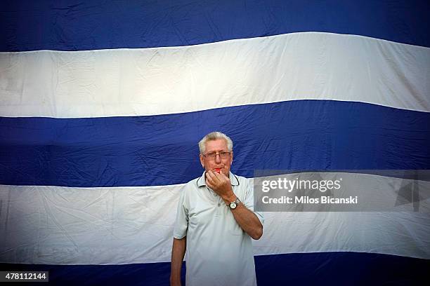 Pro-Euro protesters take part in a rally in front of the Parliament on June 22. 2015 in Athens, Greece. Thousends of people attended the rally in...