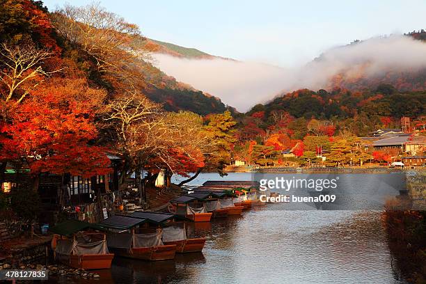 arashiyama,kyoto - season in kyoto imagens e fotografias de stock