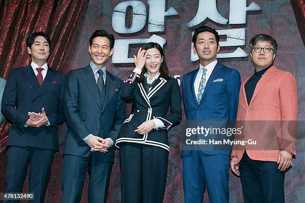 South Korean actors Cho Jin-Woong, Lee Jung-Jae, Jeon Ji-Hyun, known as Gianna Jun, Ha Jung-Woo and director Choi Dong-Hoon attend the...