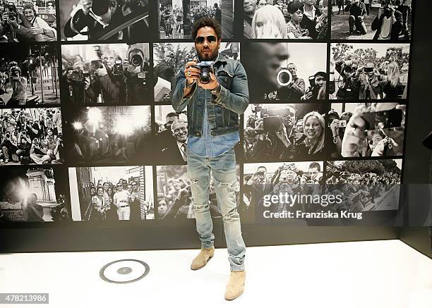 Lenny Kravitz attends the vernissage 'Flash by Lenny Kravitz' on June 23, 2015 in Wetzlar, Germany.