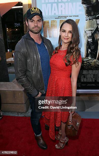 Actors/husband & wife Daniel Gillies and Rachael Leigh Cook attend the premiere of Warner Bros. Pictures and Metro-Goldwyn-Mayer Pictures' "Max" at...