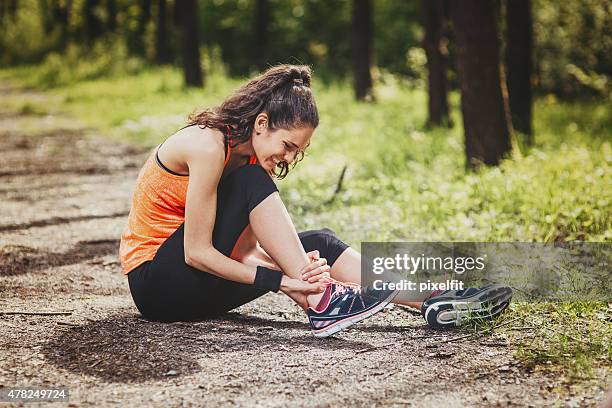 sport injury - enkel stockfoto's en -beelden