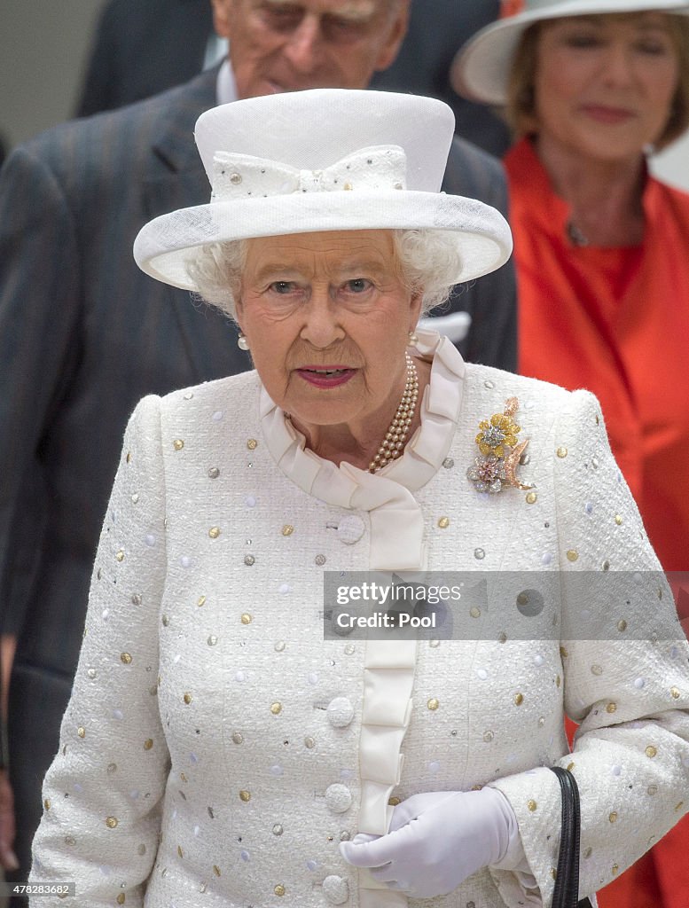 Queen Elizabeth II Visits Berlin