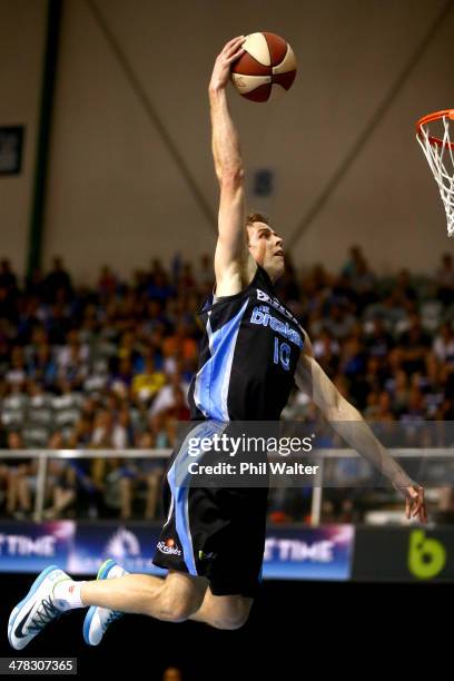 Tom Abercrombie of the Breakers slam dunks to score during the round 22 NBL match between the New Zealand Breakers and the Sydney Kings at North...